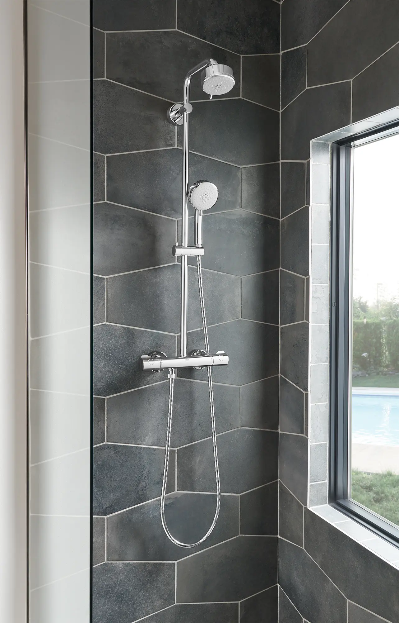 100 Hand Shower - 4 Sprays, 2.5 GPM (9.5 L/min) - Image 4
