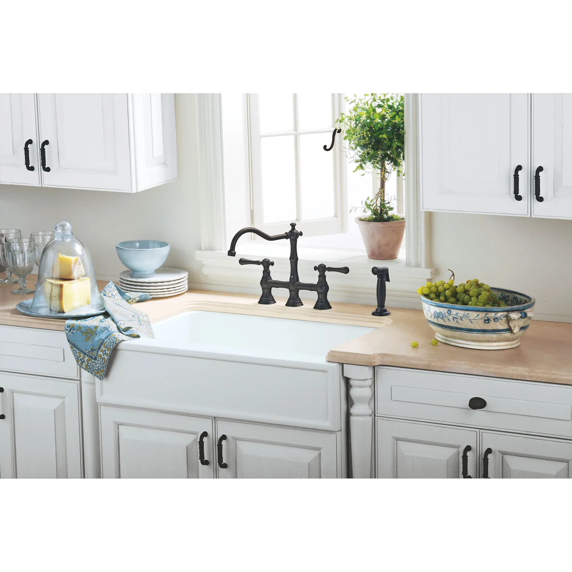 2-Handle Kitchen Faucet 2.2 GPM with Side Spray - Image 8