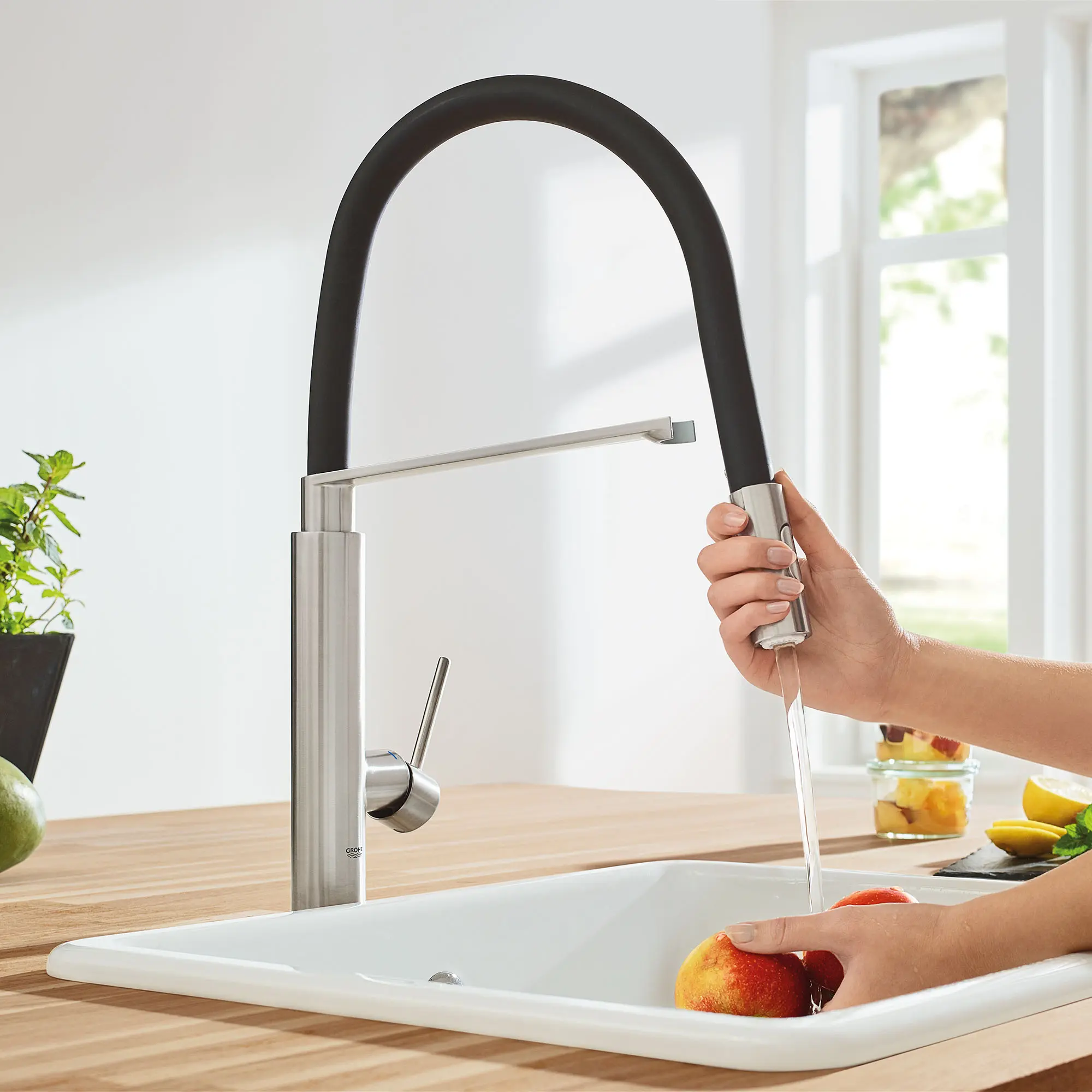 Concetto Single-Handle Semi-Pro Dual Spray Kitchen Faucet 1.75 GPM (6.6 L/min) - Image 27