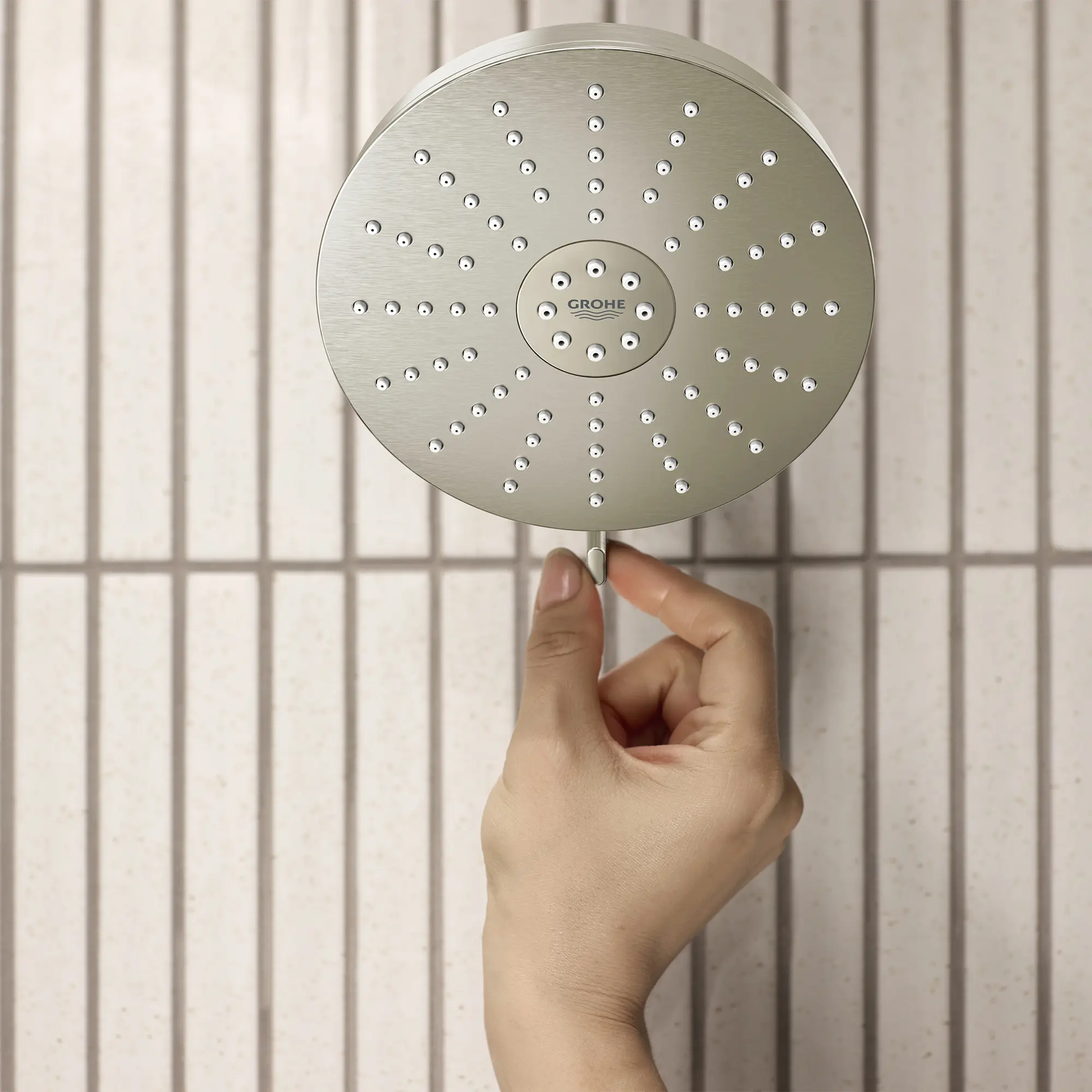 Euphoria 140 with AquaBooster Round Multi Spray Shower Head 1.75 GPM (6.6L/min) - Image 19