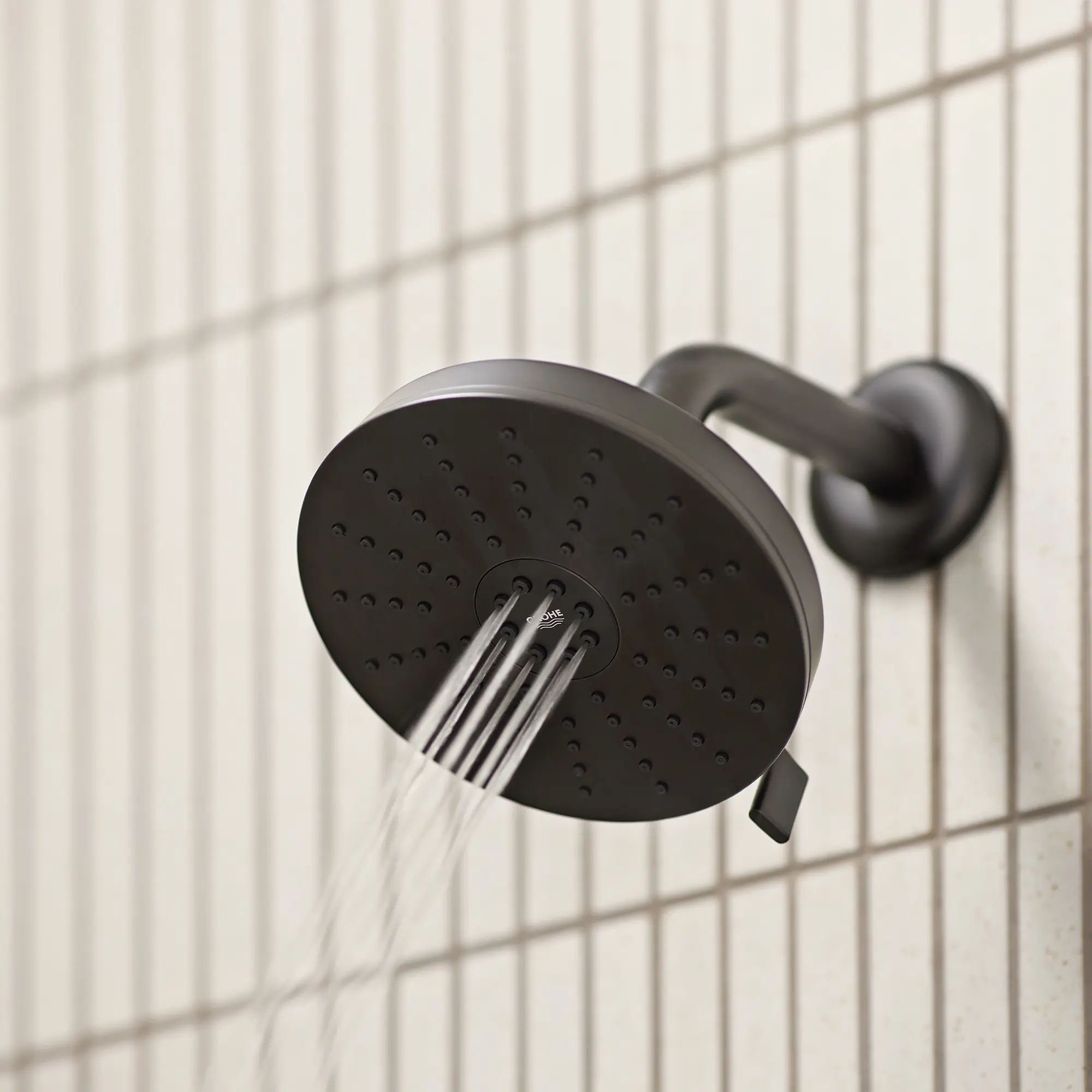 Euphoria 140 with AquaBooster Round Multi Spray Shower Head 1.75 GPM (6.6L/min) - Image 42