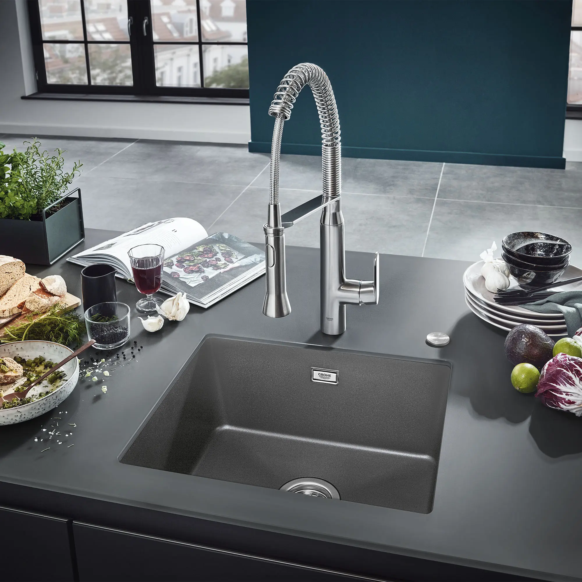 K7 Medium Single-Handle Semi-Pro Dual Spray Kitchen Faucet 1.75 GPM (6.6 L/min) - Image 19