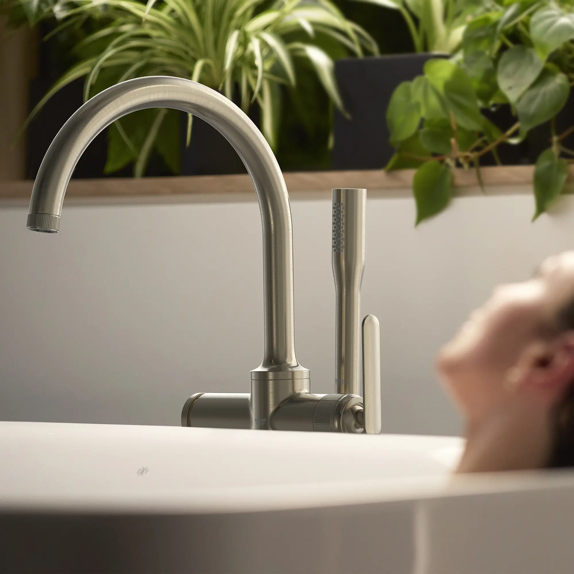 Listra Single-Handle Freestanding Tub Faucet with 1.75 gpm (6.6L/min) Hand Shower - Image 31
