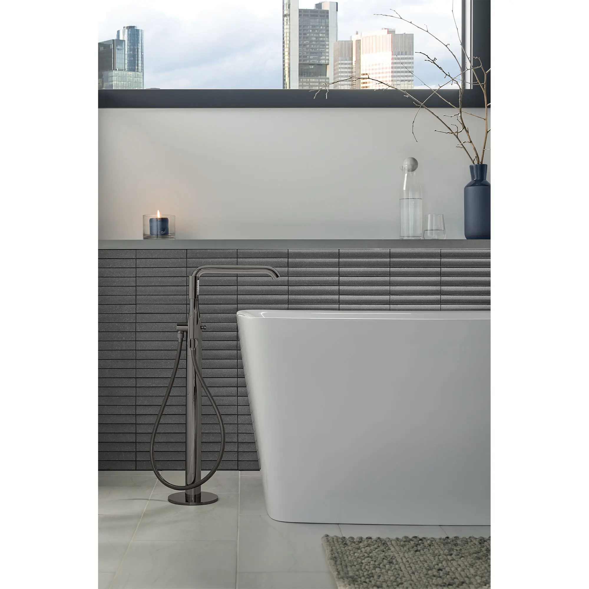 Single-Handle Freestanding Tub Faucet with 1.75 GPM (6.6 L/min) Hand Shower - Image 15