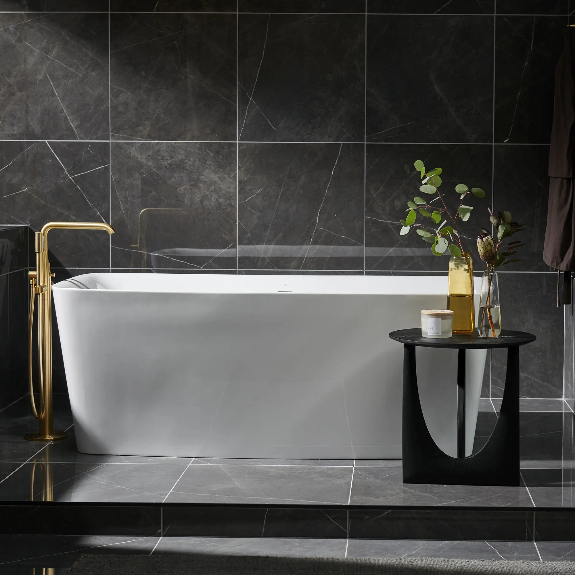Single-Handle Freestanding Tub Faucet with 1.75 GPM (6.6 L/min) Hand Shower - Image 27