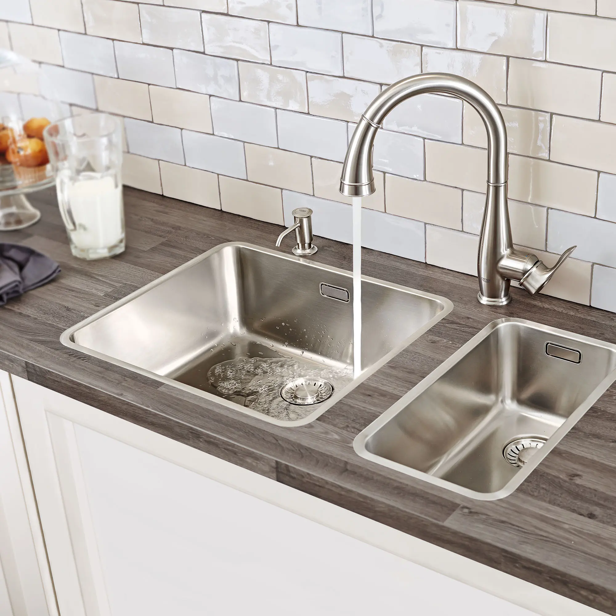 Single-Handle Pull Down Kitchen Faucet Dual Spray 1.75 GPM - Image 9