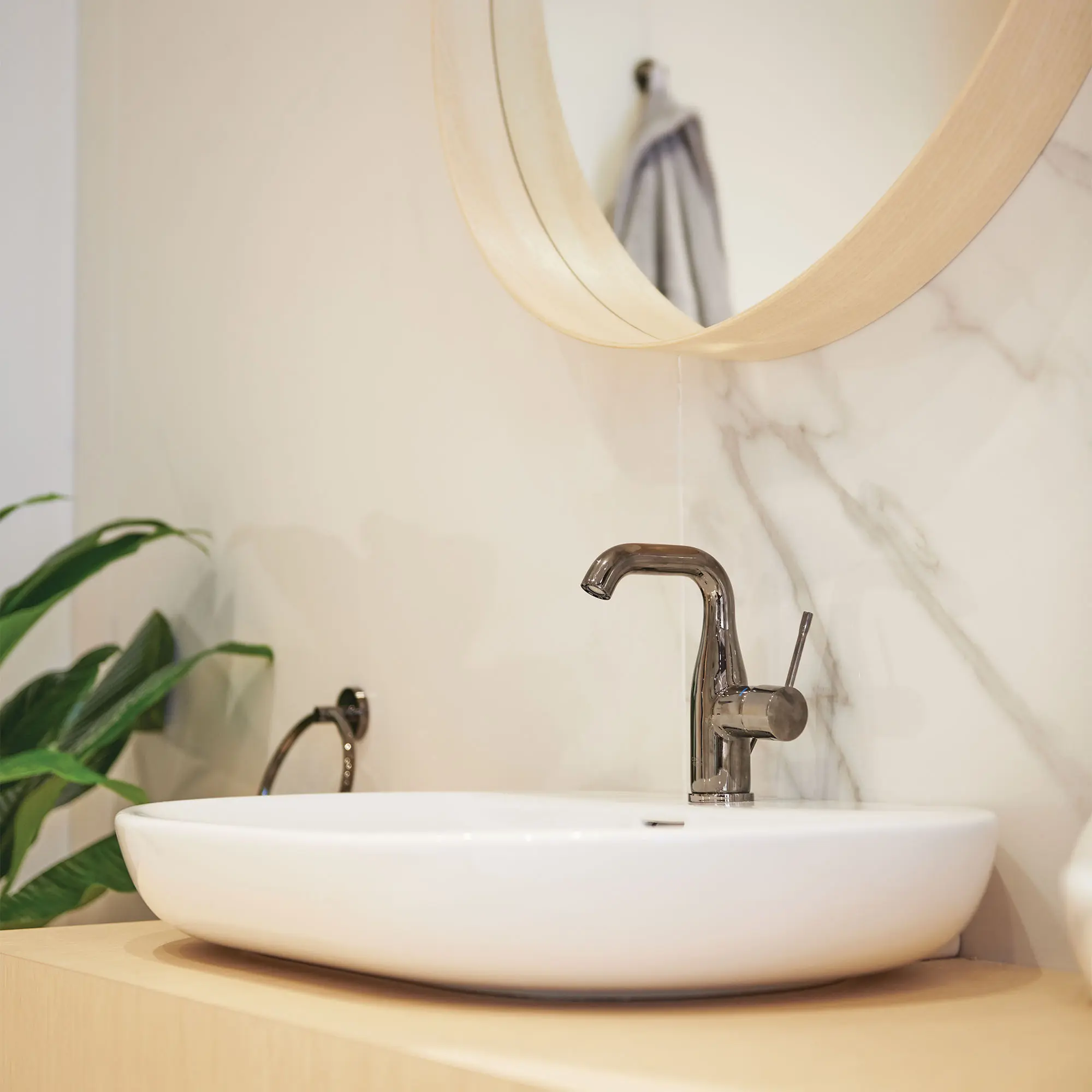Single Hole Single-Handle M-Size Bathroom Faucet, 1.2 GPM (4.5 L/min) - Image 29
