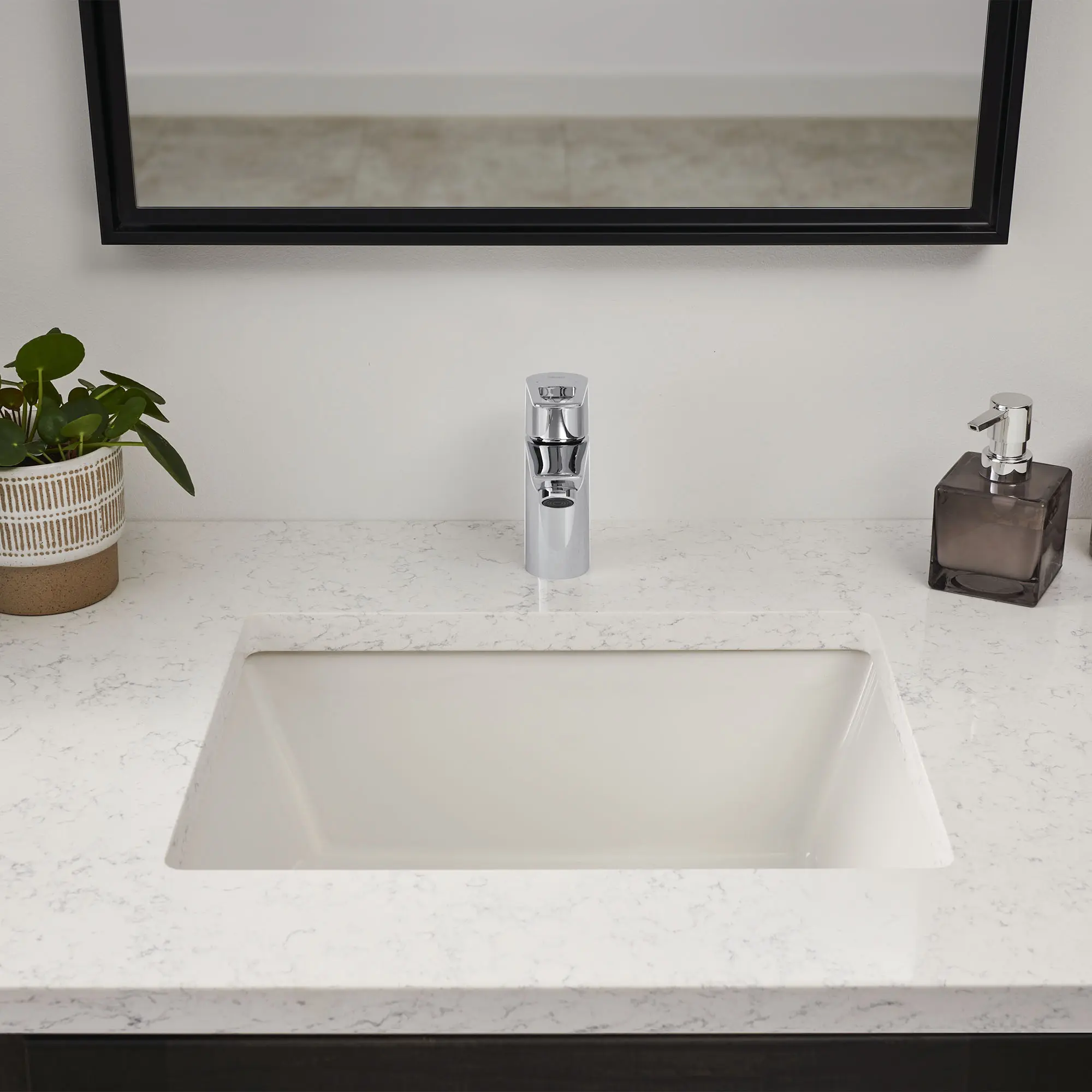 Single Hole Single-Handle S-Size Bathroom Faucet, 1.2 GPM (4.5 L/min) - Image 6