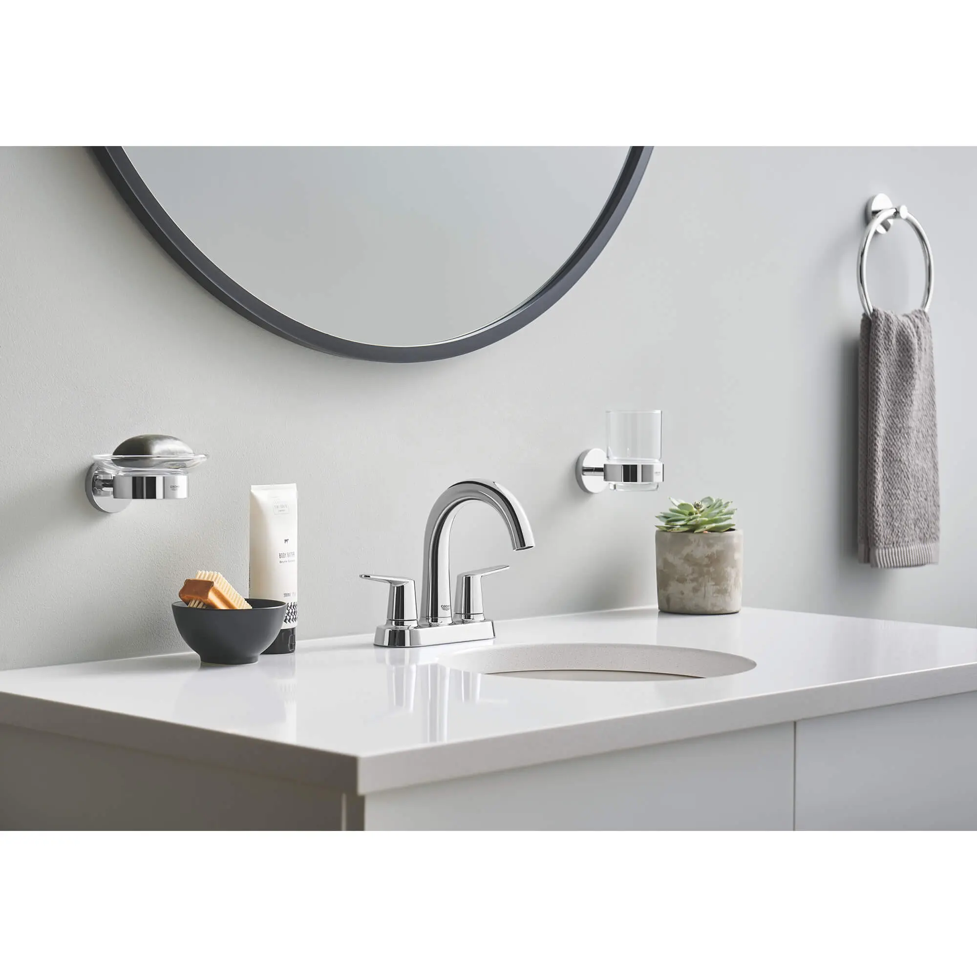 Veletto 2-handle 4" Centerset Bathroom Faucet, 1.2 GPM (4.5 L/min) - Image 4