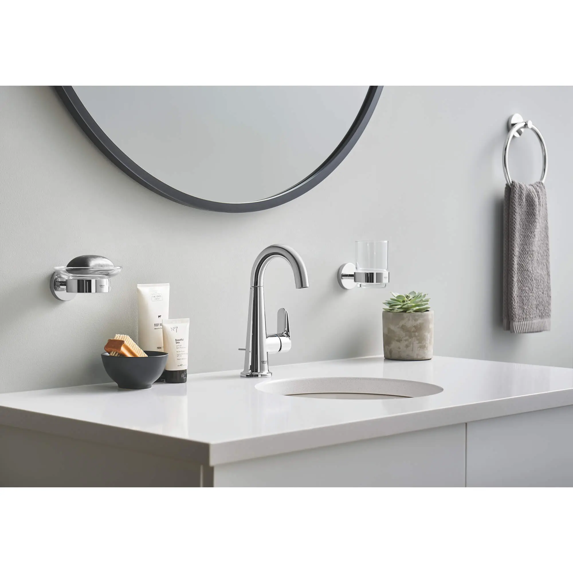 Veletto Single-Handle 4" Centerset Bathroom Faucet, 1.2 GPM (4.5 L/min) - Image 10