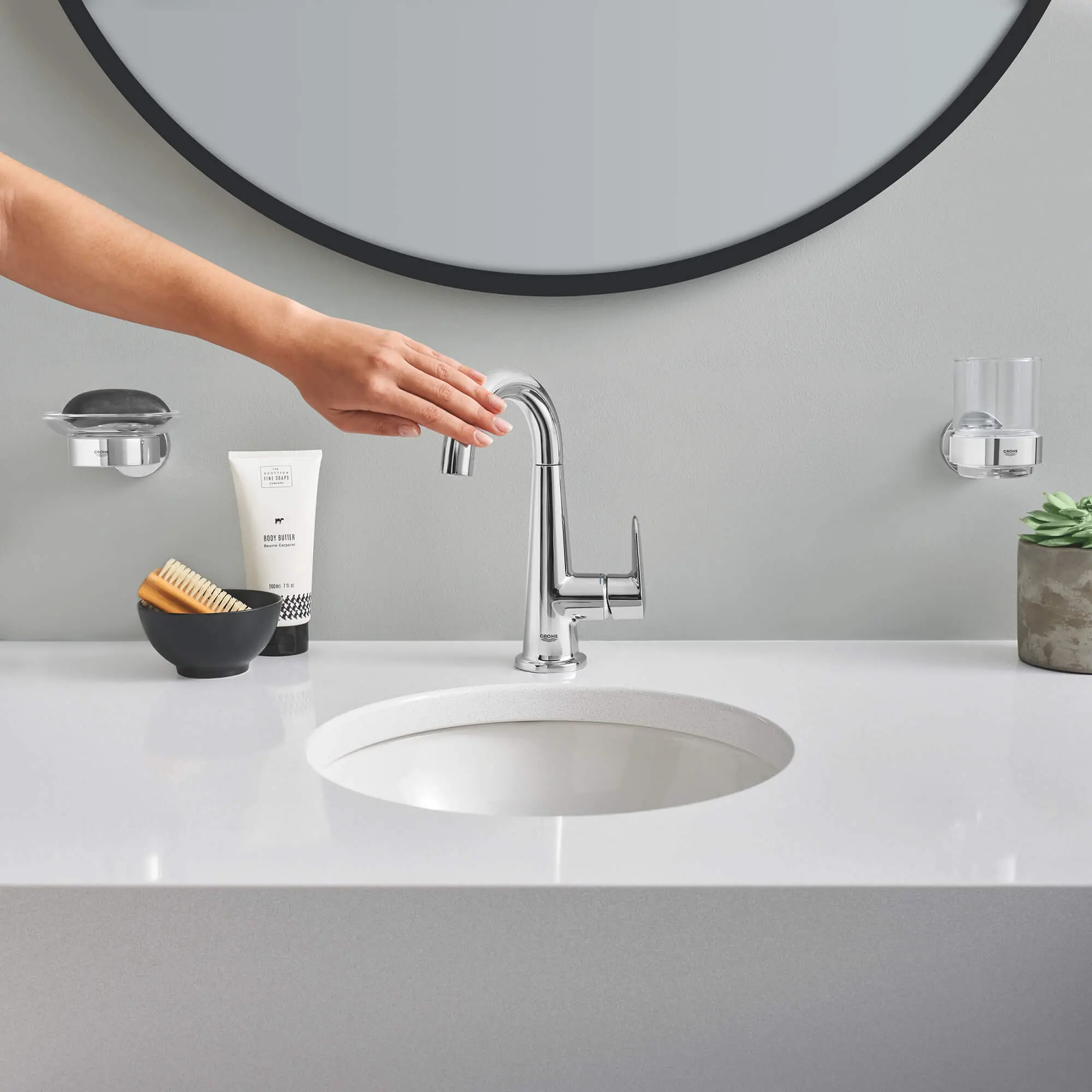 Veletto Single-Handle 4" Centerset Bathroom Faucet, 1.2 GPM (4.5 L/min) - Image 12