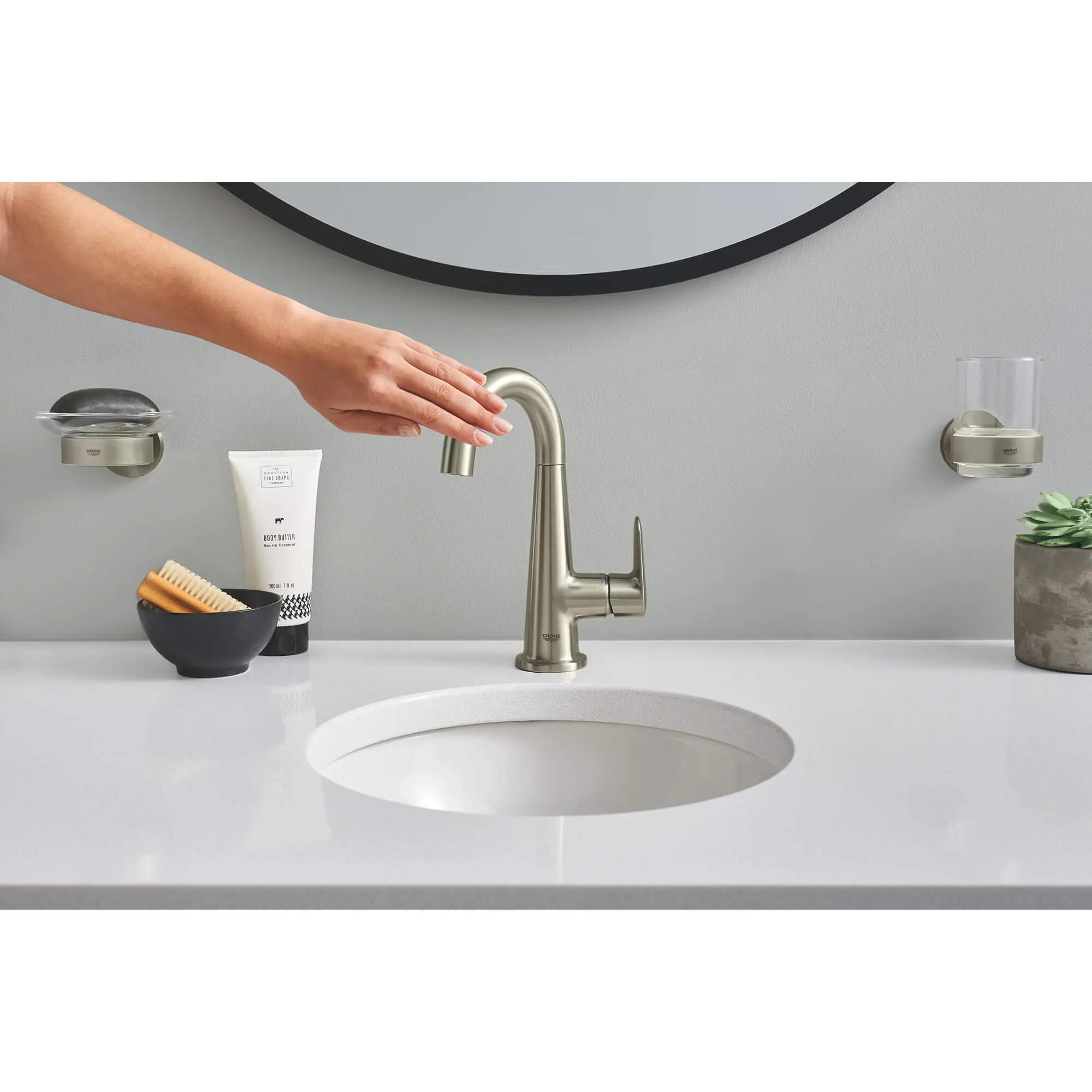 Veletto Single-Handle 4" Centerset Bathroom Faucet, 1.2 GPM (4.5 L/min) - Image 21