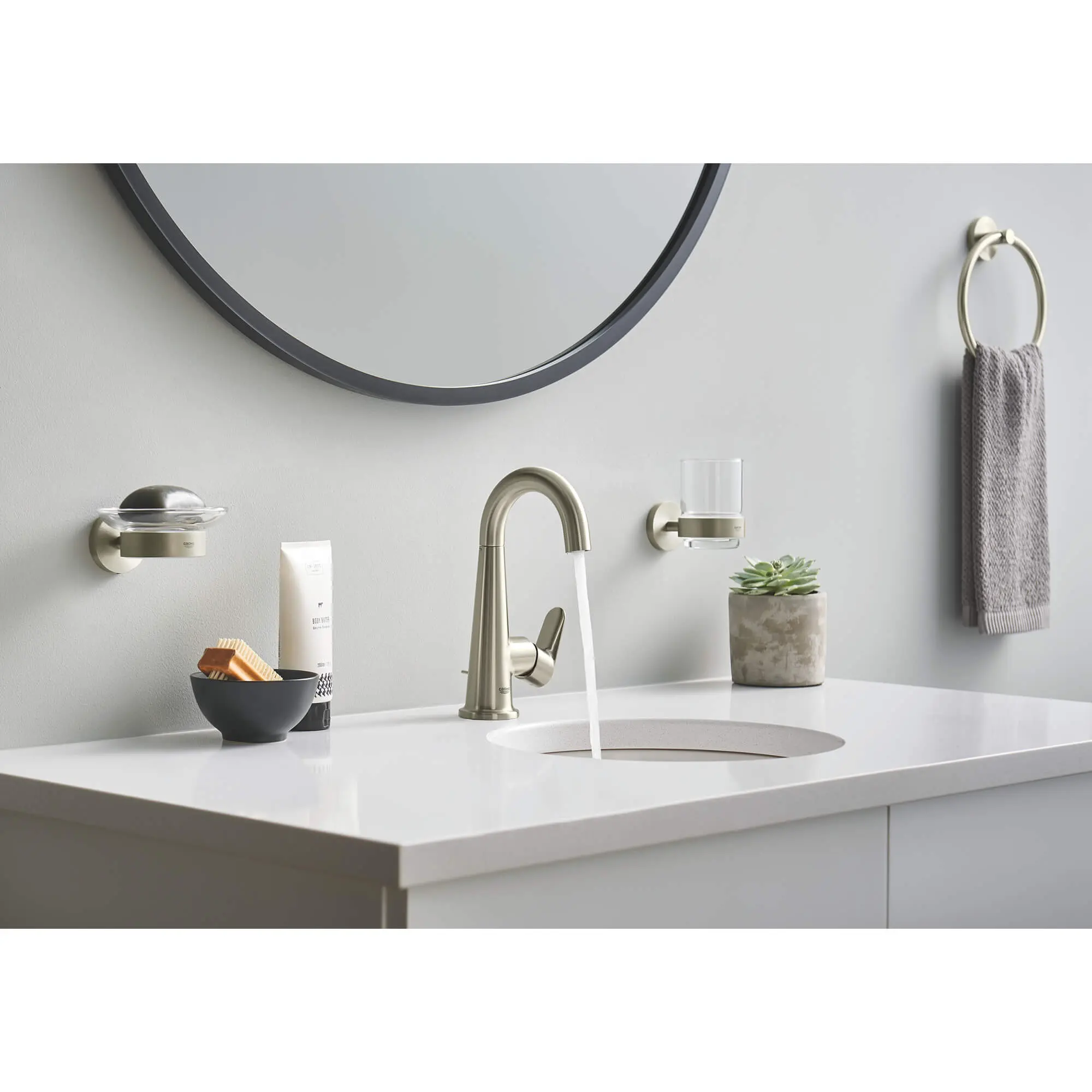 Veletto Single-Handle 4" Centerset Bathroom Faucet, 1.2 GPM (4.5 L/min) - Image 25