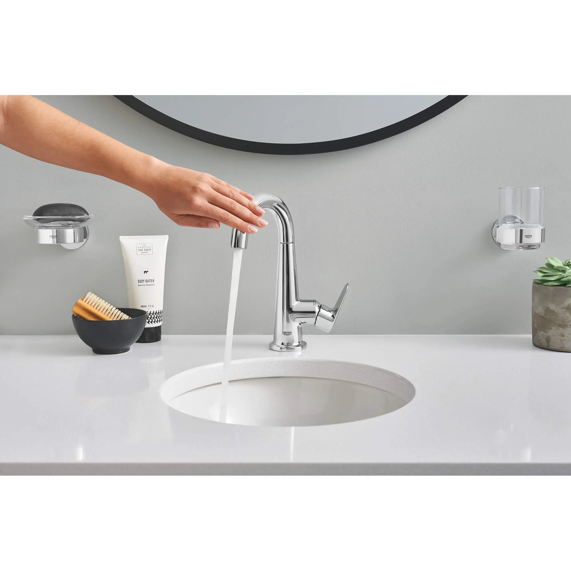 Veletto Single-Handle 4" Centerset Bathroom Faucet, 1.2 GPM (4.5 L/min) - Image 8
