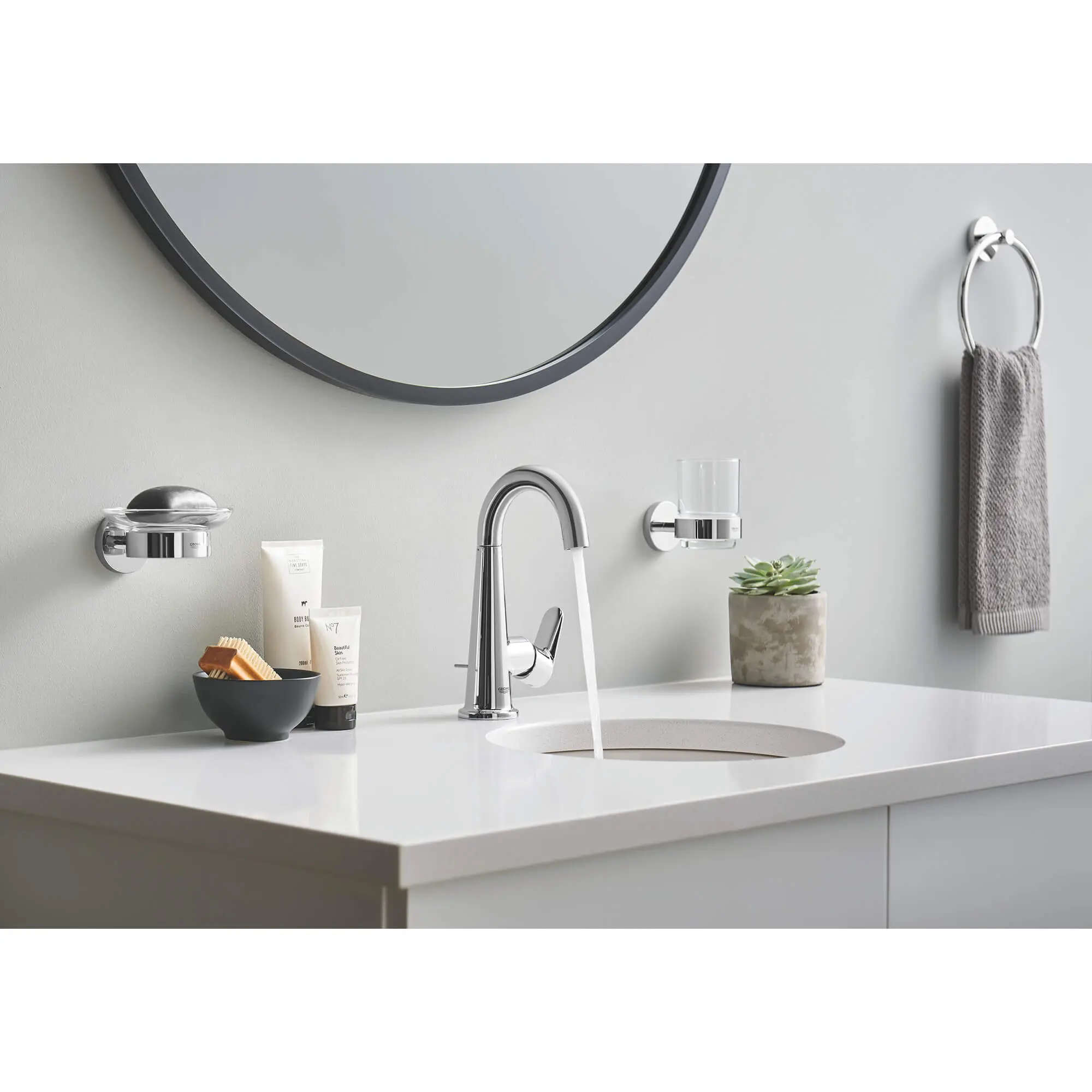 Veletto Single-Handle 4" Centerset Bathroom Faucet, 1.2 GPM (4.5 L/min) - Image 9