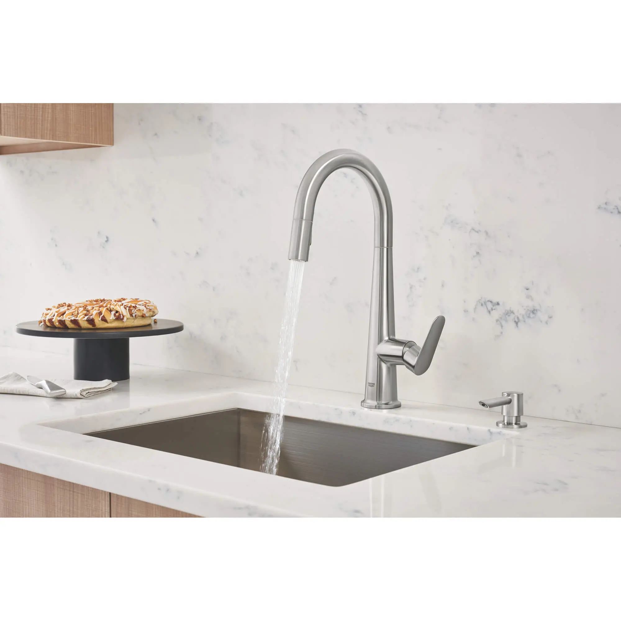 Veletto Single-handle Pull-down Kitchen Faucet - Image 5