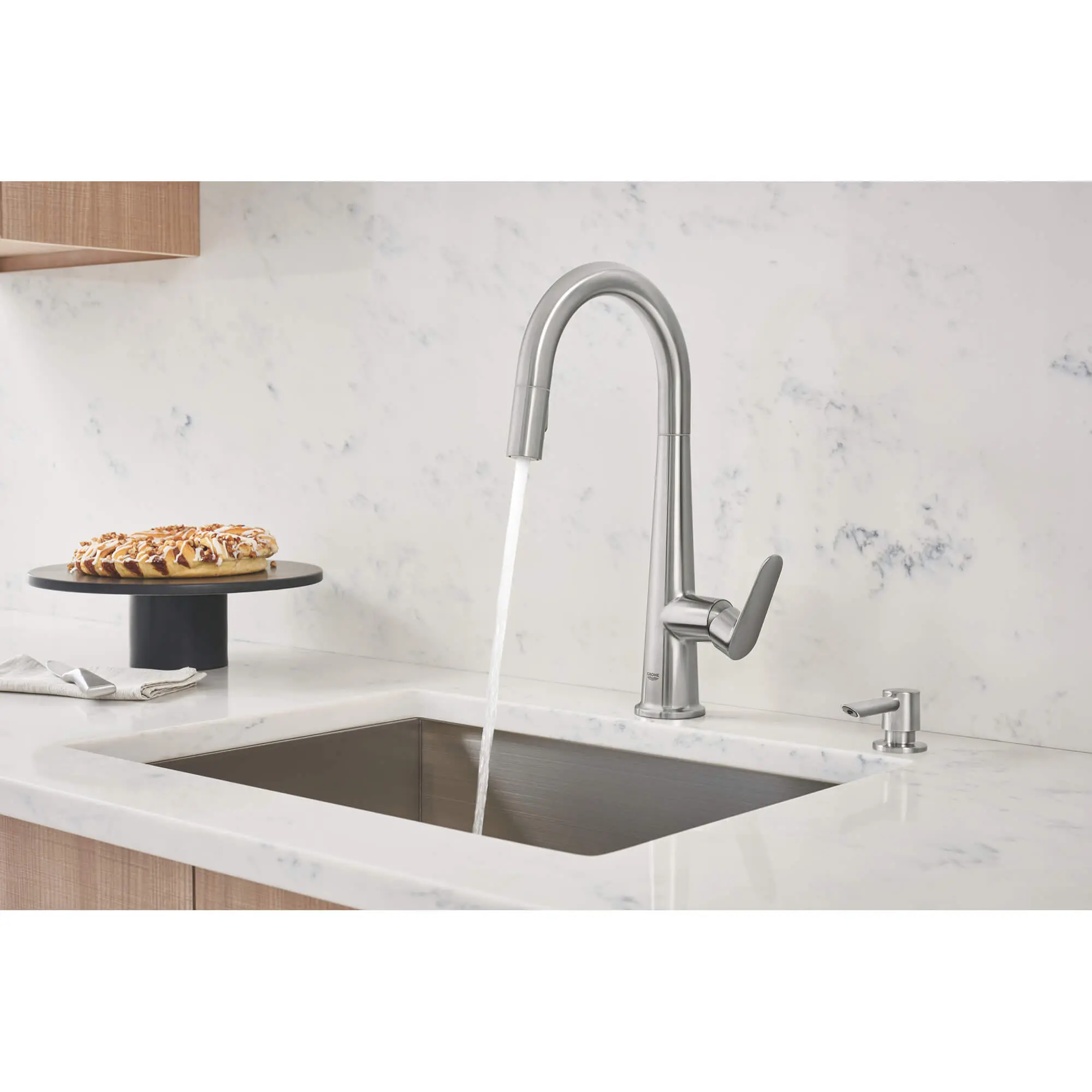 Veletto Single-handle Pull-down Kitchen Faucet - Image 6